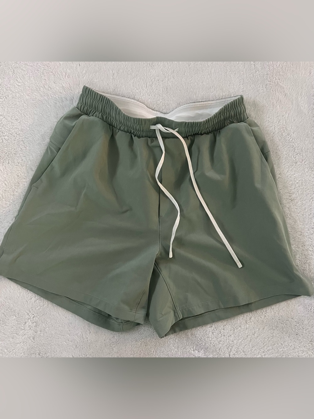 Lululemon Men’s Sage Green Drawstring Athletic Shorts XS VGUC